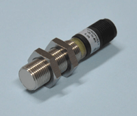 Induktiivinen anturi liittimellä M12 NPN 10-40Vdc sulkeutuva 2mm (EI1202NPOSS-1)