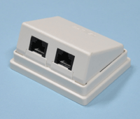 Cat5e-liitinrasia 2-osainen UTP, pinta-asennus *