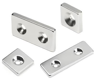 Neliskulmaiset neodyymimagneetit kiinnitysreiällä Neliskulmaiset neodyymimagneetit kiinnitysreiällä
